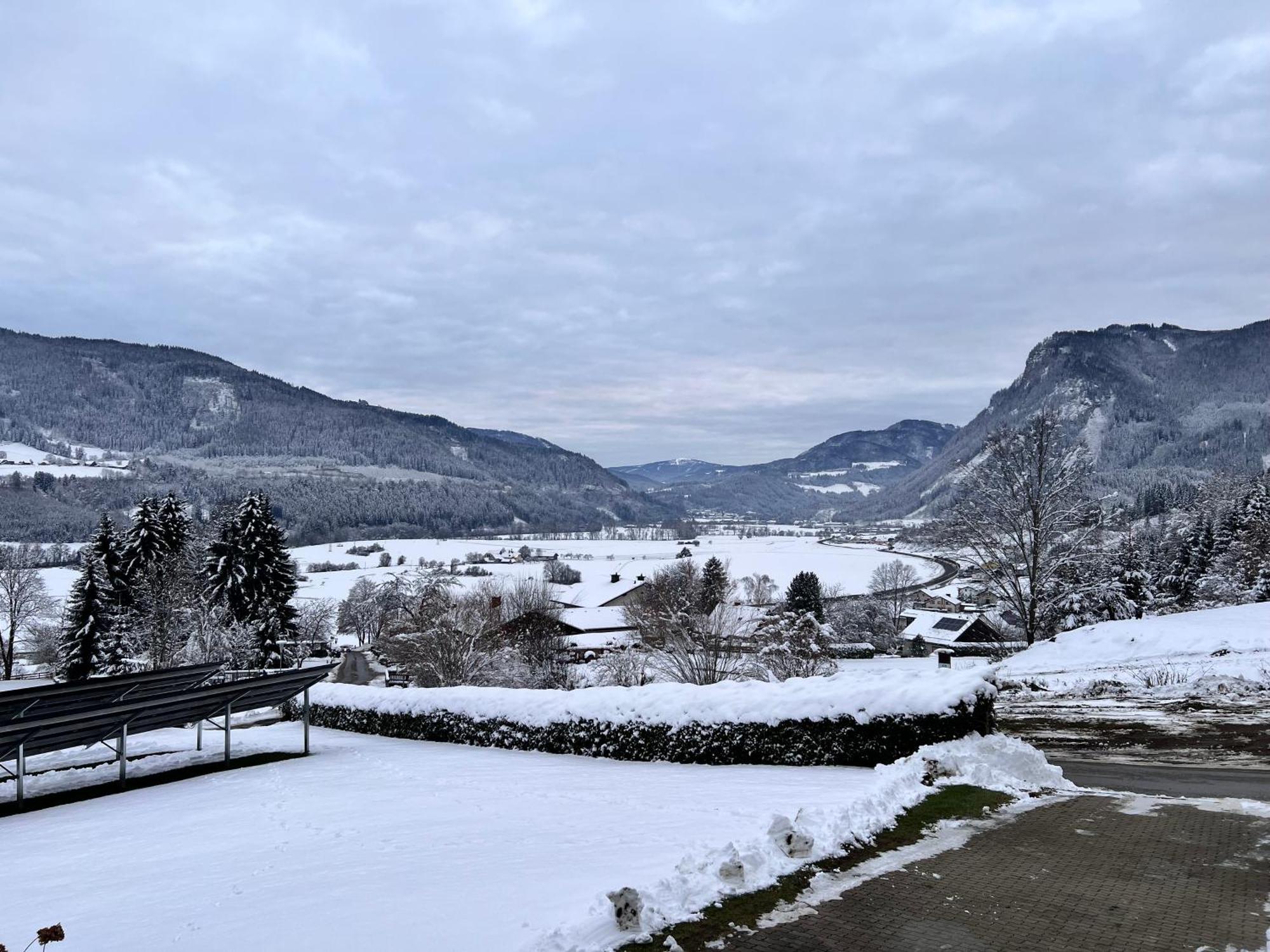 Lind bei ScheiflingPanoramablick Scheiflingアパートメント エクステリア 写真
